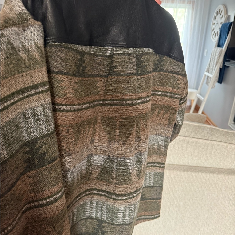 Women's BKE Patterned Jacket - Green and Brown - Picture 8 of 8